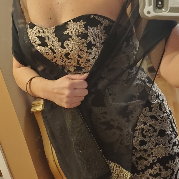 Dress - Picture 2 of 3